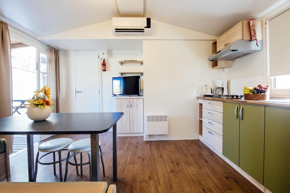 Zaton Holiday Resort Mobile Homes ニン エクステリア 写真