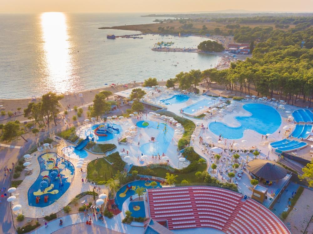 Zaton Holiday Resort Mobile Homes ニン エクステリア 写真
